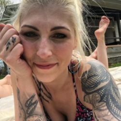 Tattoo Girl sucht Sextreffen in Glarus bitte!