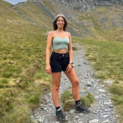 Schon mal ne Hobbynutte beim wandern gefickt?